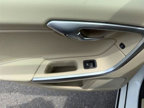 Used 2015 Volvo V60 T5 Premier FWD image 47