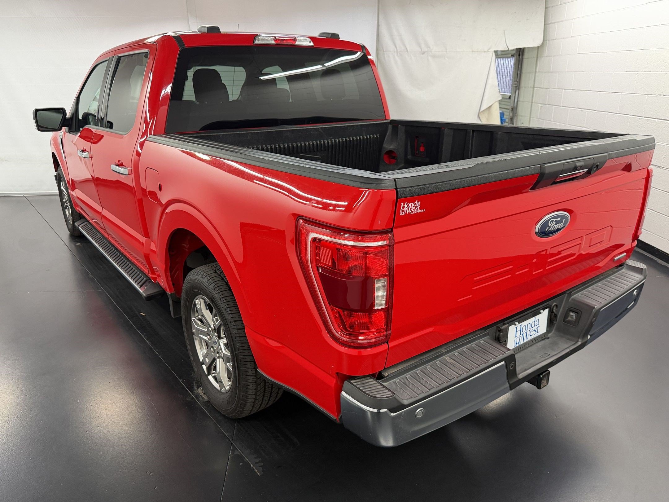 Used 2021 Ford F150 XLT w/ Equipment Group 301A Mid RWD image 3