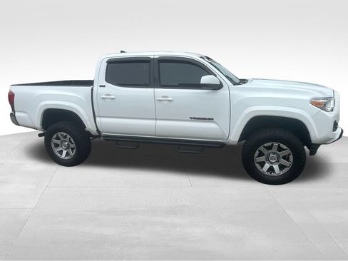 Used 2019 Toyota Tacoma SR5 RWD image 30