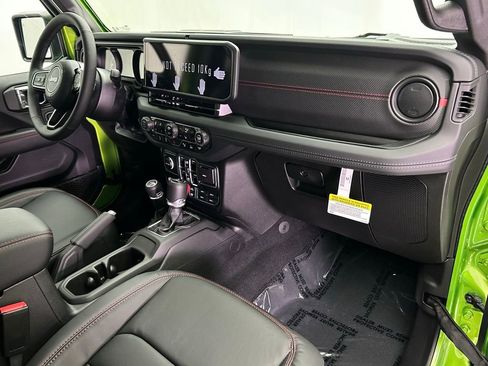 New 2025 Jeep Wrangler Unlimited Rubicon image 24