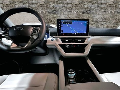 New 2026 Ford Explorer Active w/ Active Comfort Package image 5