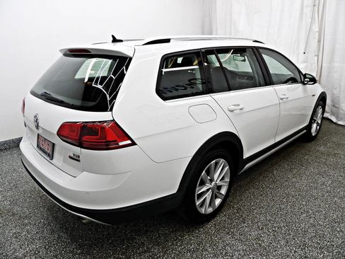 Used 2017 Volkswagen Golf Alltrack SE image 6
