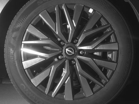 Used 2025 Nissan Altima 2.5 SV FWD image 13