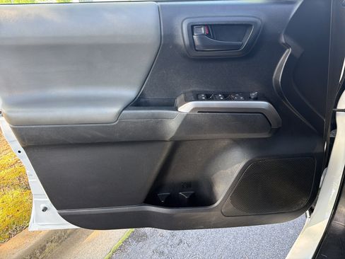 Used 2022 Toyota Tacoma SR5 image 22