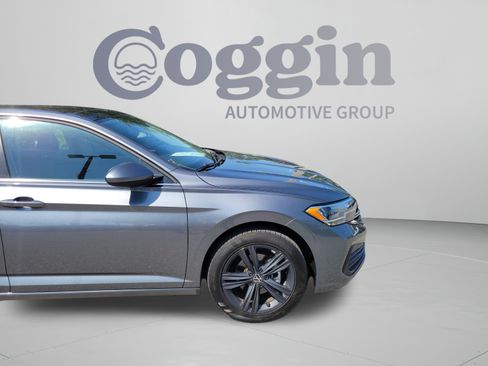 Used 2022 Volkswagen Jetta SE FWD image 32