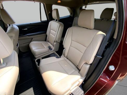 Used 2021 Honda Pilot Elite image 19