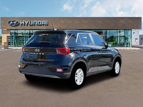 New 2026 Hyundai Venue SE FWD image 7