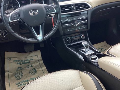 Used 2018 INFINITI QX30 AWD image 18