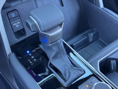 Used 2025 Toyota Tundra Limited image 31