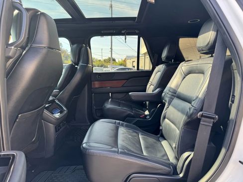 Used 2022 Lincoln Navigator Reserve image 24
