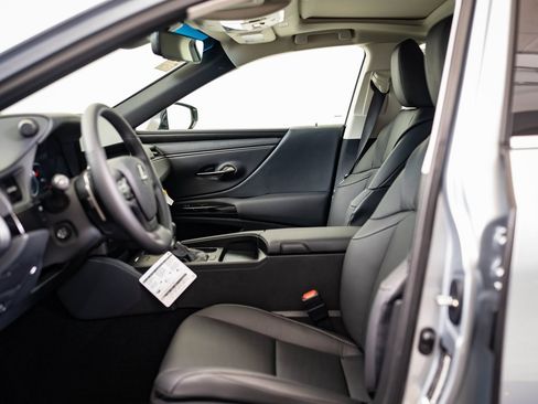 New 2025 Lexus ES 350 w/ Premium Package image 23