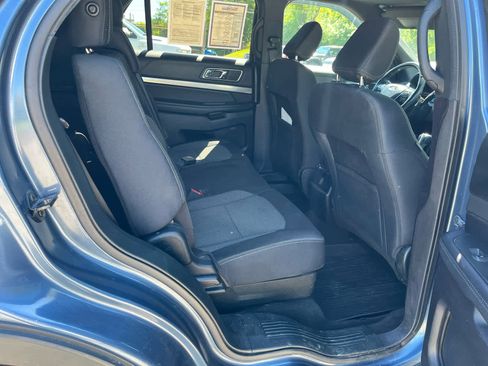 Used 2018 Ford Explorer XLT w/ Equipment Group 201A AWD/4WD image 29