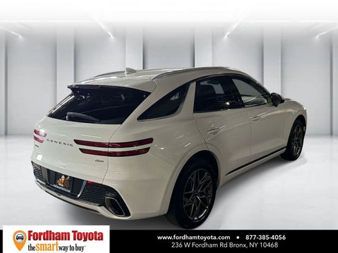 Used 2025 Genesis GV70 2.5T AWD/4WD image 7
