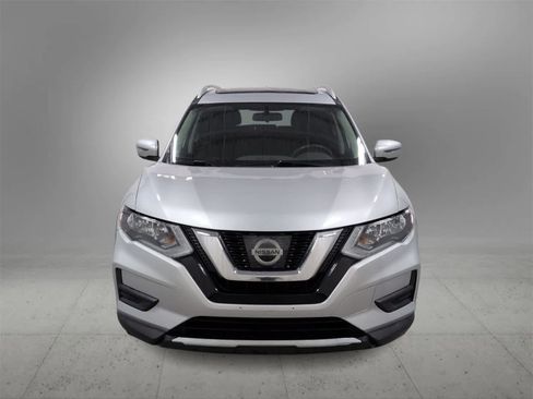 Used 2017 Nissan Rogue SV w/ Sun & Sound Touring Package image 3