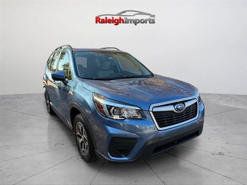 Used 2019 Subaru Forester Premium AWD/4WD image 5