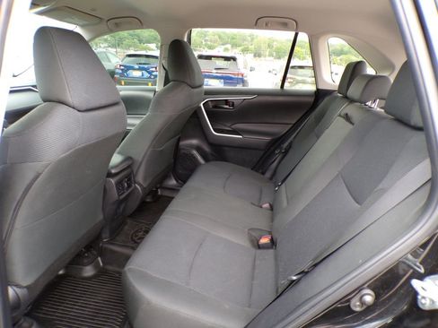 Used 2024 Toyota RAV4 LE AWD/4WD image 17