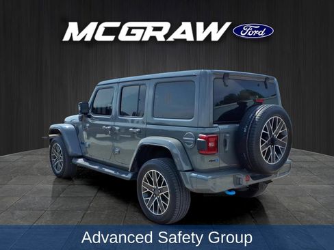 Used 2022 Jeep Wrangler Unlimited Sahara AWD/4WD image 9