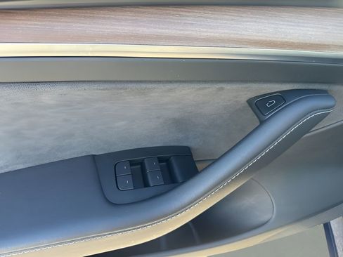 Used 2023 Tesla Model 3 Standard Range image 29