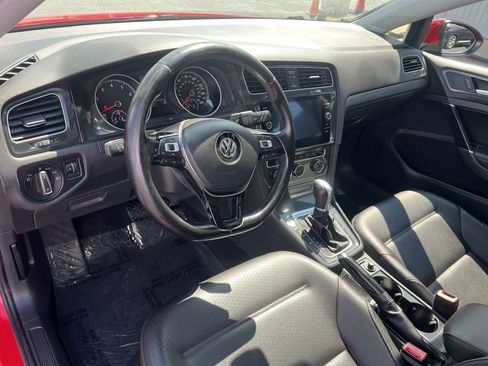 Used 2018 Volkswagen Golf SE image 28