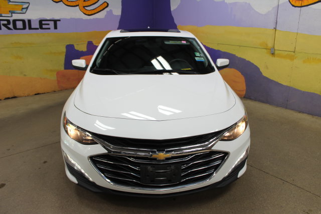 Used 2019 Chevrolet Malibu LT w/ LT True North Edition FWD image 3