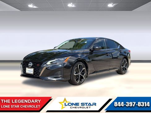 Used 2024 Nissan Altima 2.5 SR w/ SR Premium Package image 1