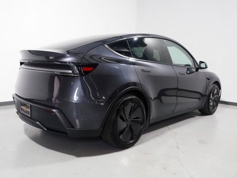 Used 2026 Tesla Model Y 2WD image 7