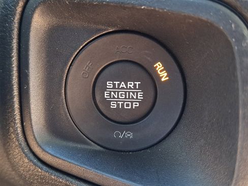 Used 2024 Jeep Wrangler Unlimited w/ Convenience Group AWD/4WD image 22