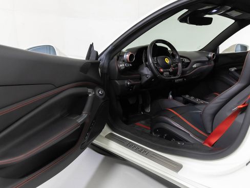 Used 2020 Ferrari F8 Tributo image 22