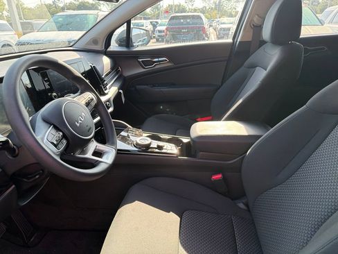 Certified 2025 Kia Sportage LX AWD/4WD image 10