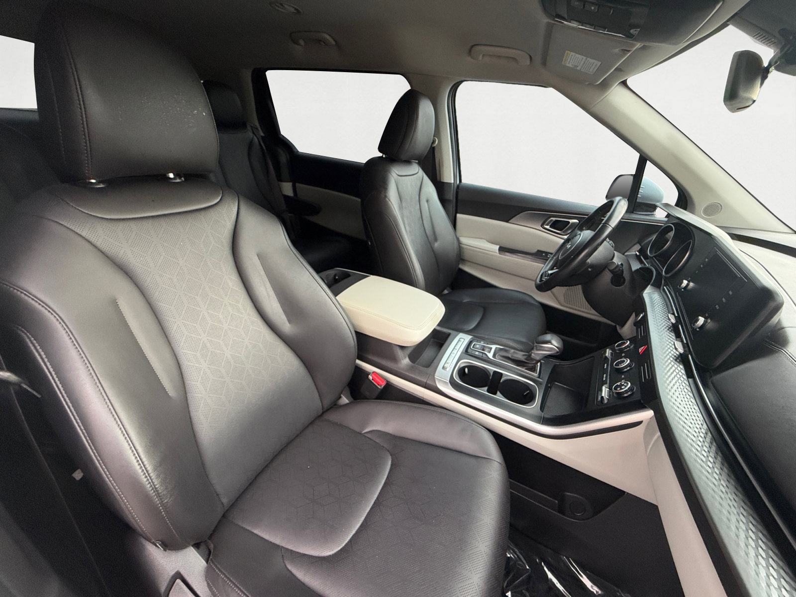 Used 2023 Kia Carnival LX FWD image 15
