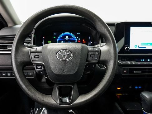 Used 2025 Toyota Camry LE FWD image 12