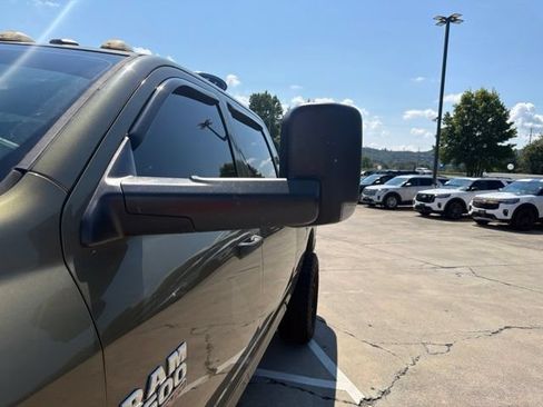 Used 2015 RAM 2500 Tradesman w/ Chrome Appearance Group AWD/4WD image 6