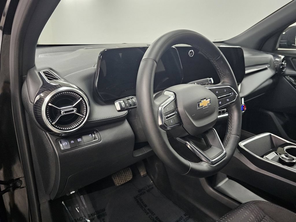 Used 2026 Chevrolet Equinox LT FWD image 10