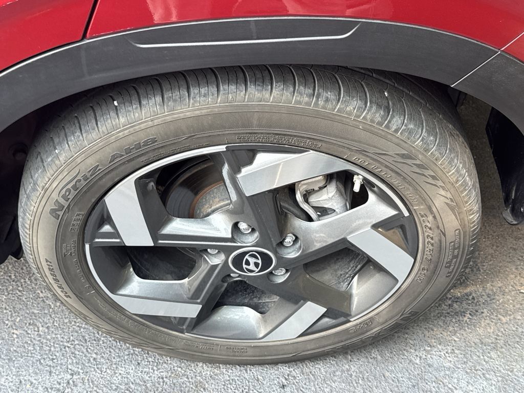 Used 2024 Hyundai Venue Limited FWD image 19