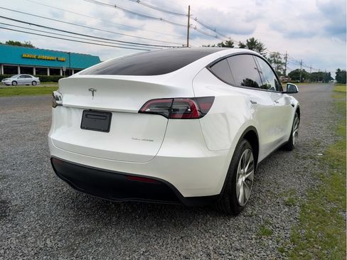 Used 2023 Tesla Model Y Long Range AWD/4WD image 5