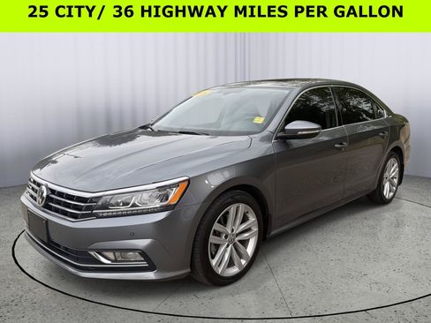 Used 2018 Volkswagen Passat 2.0T SE FWD image 3