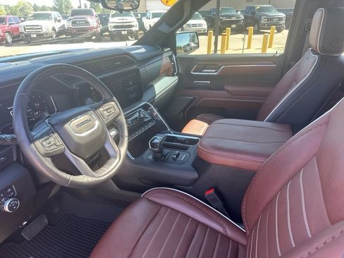 Used 2024 GMC Sierra 1500 Denali Ultimate AWD/4WD image 13