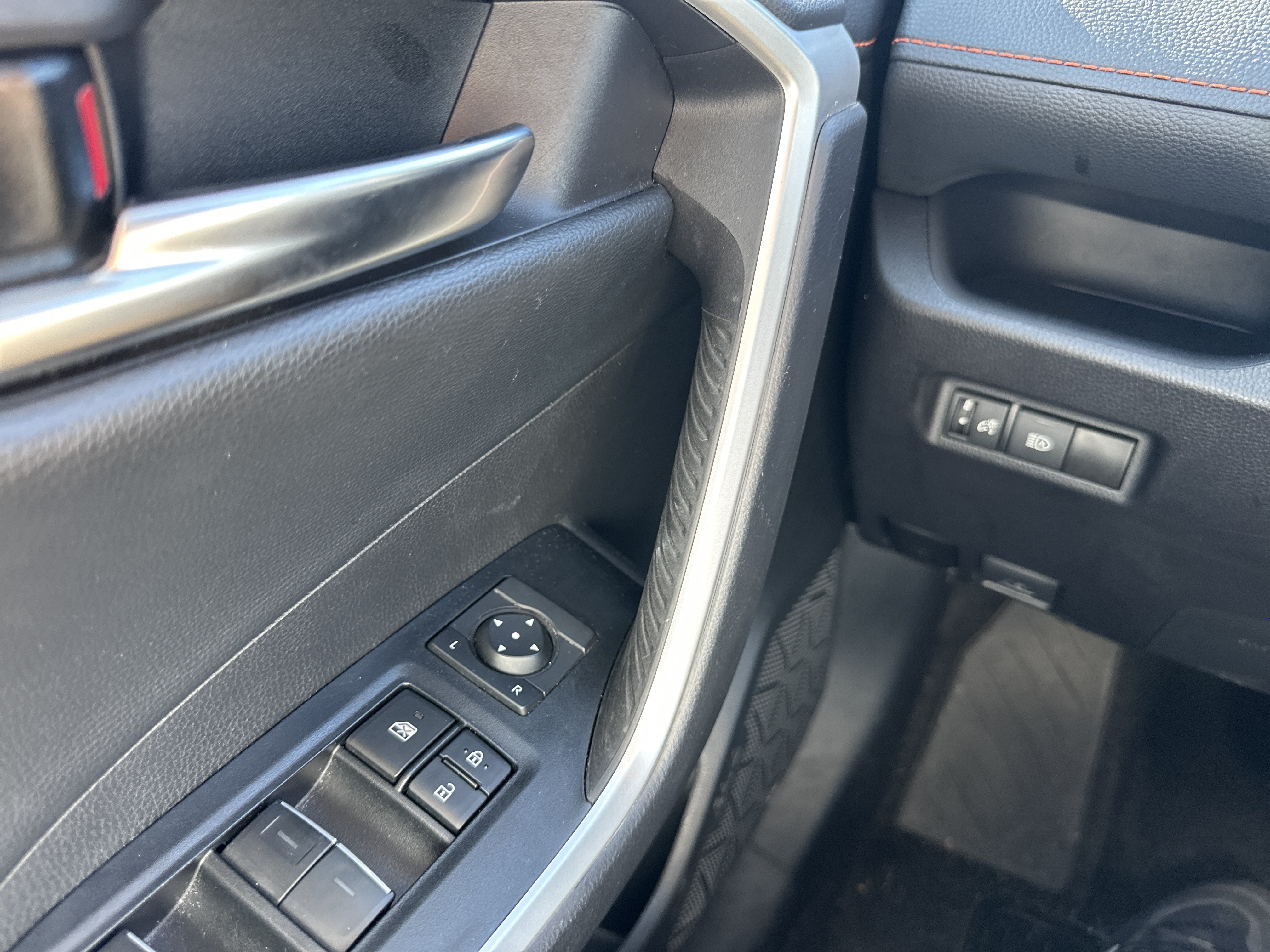 Used 2024 Toyota RAV4 Adventure AWD/4WD image 25