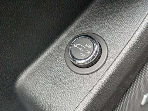 Used 2020 Chevrolet Traverse RS FWD image 35