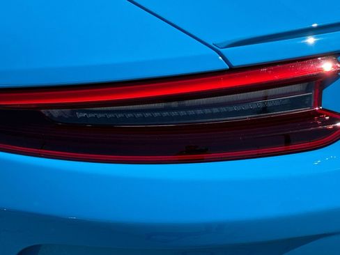 Certified 2018 Porsche 911 GT3 RWD image 36