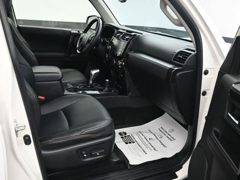 Used 2022 Toyota 4Runner TRD Off-Road Premium image 14