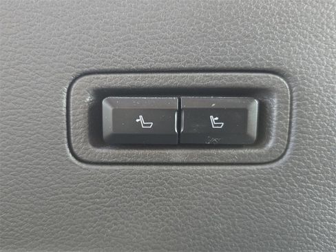 Used 2021 Ford Expedition Max Limited image 18