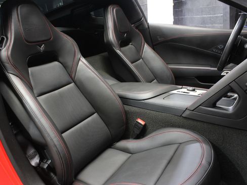 Used 2016 Chevrolet Corvette Z06 w/ 3LZ Preferred Equipment Group image 39