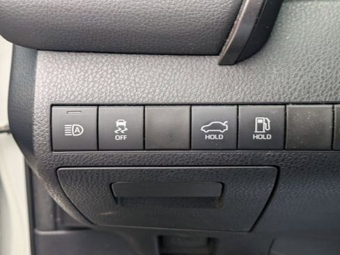 Used 2020 Toyota Camry LE image 12