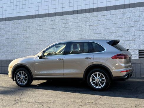 Used 2016 Porsche Cayenne image 3