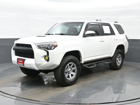 Used 2015 Toyota 4Runner Trail image 2