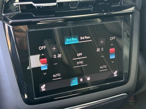 Certified 2025 Cadillac Escalade IQ Luxury 2 w/ LPO, Premium Carpet Package AWD/4WD image 20