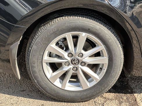 Used 2025 Toyota Camry LE FWD image 9