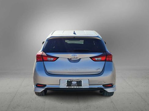 Used 2018 Toyota Corolla iM image 7