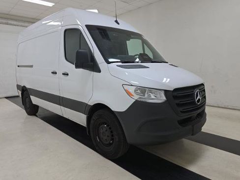 Used 2025 Mercedes-Benz Sprinter 2500 image 1